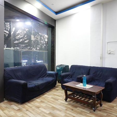 Hotel Abhimani Inn Бангалор Екстериор снимка