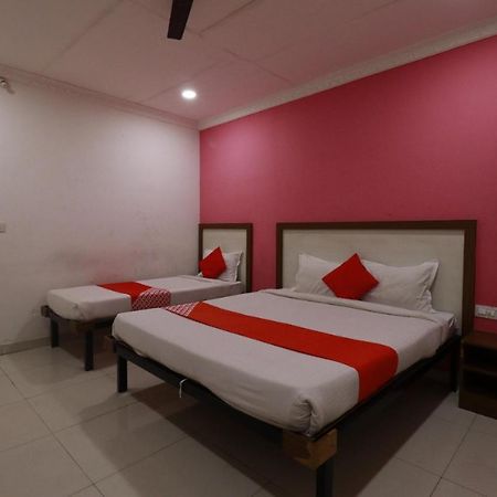Hotel Abhimani Inn Бангалор Екстериор снимка