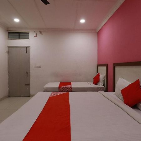 Hotel Abhimani Inn Бангалор Екстериор снимка
