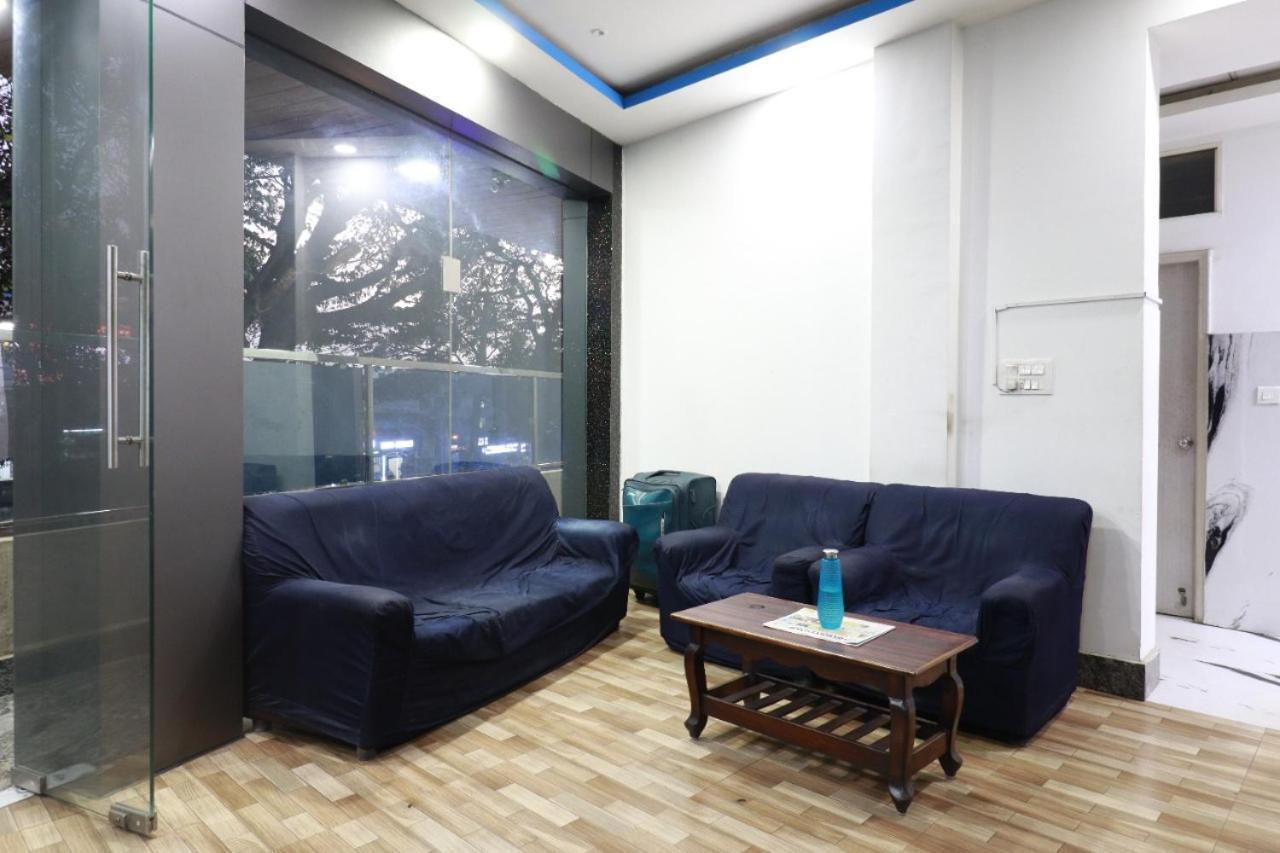 Hotel Abhimani Inn Бангалор Екстериор снимка