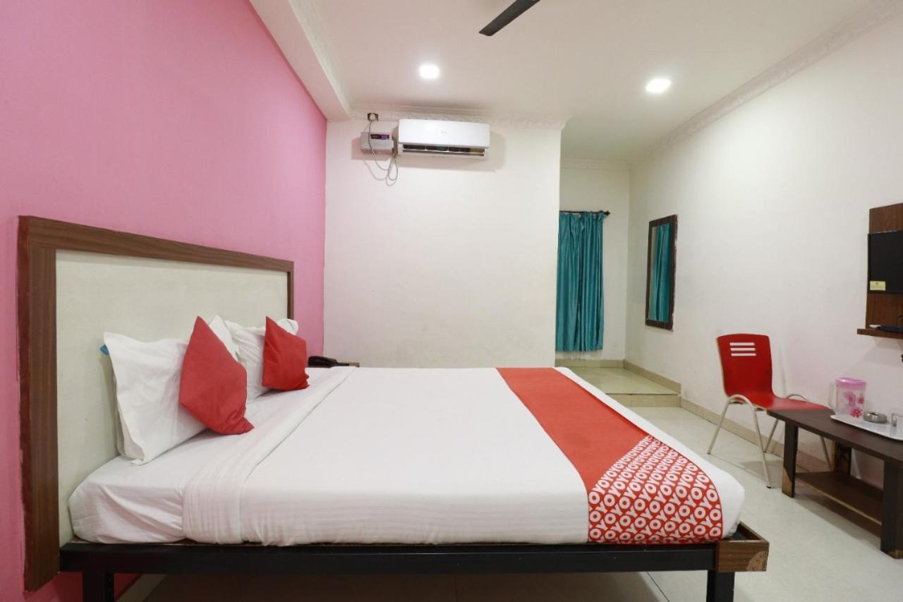 Hotel Abhimani Inn Бангалор Екстериор снимка