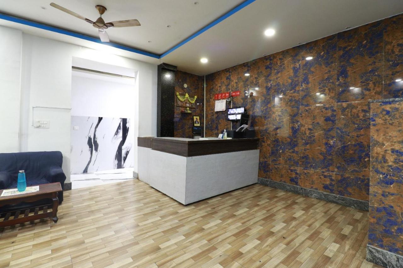 Hotel Abhimani Inn Бангалор Екстериор снимка