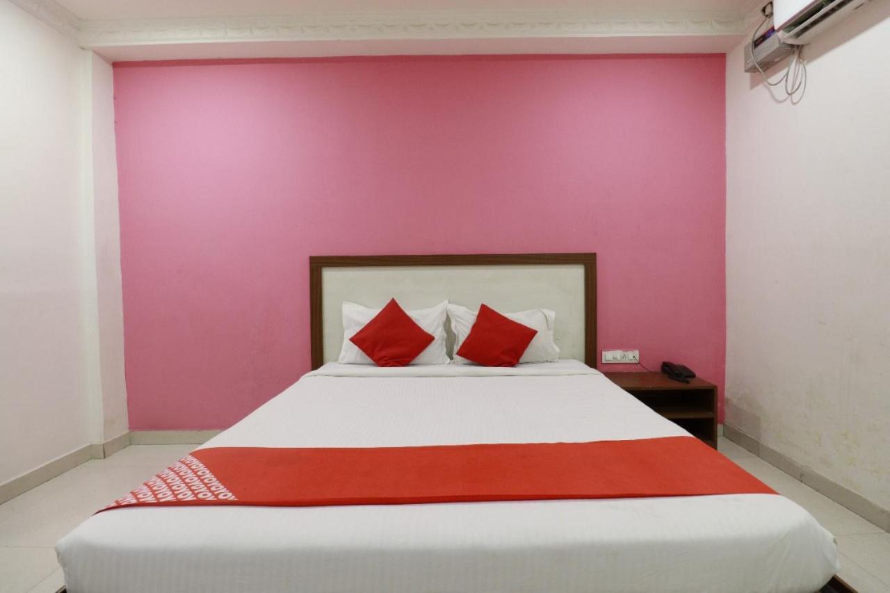 Hotel Abhimani Inn Бангалор Екстериор снимка