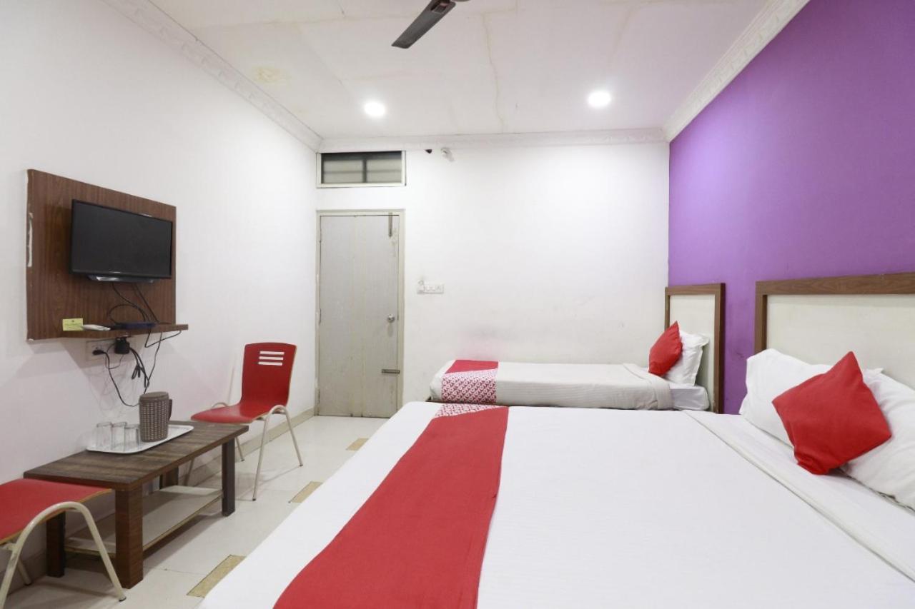Hotel Abhimani Inn Бангалор Екстериор снимка